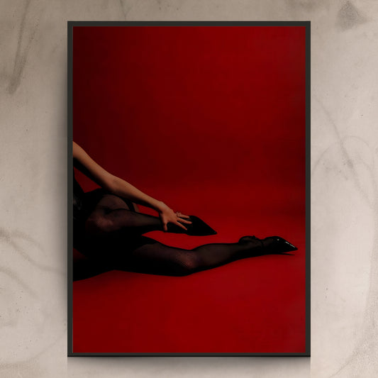 Femme Noir Minimal